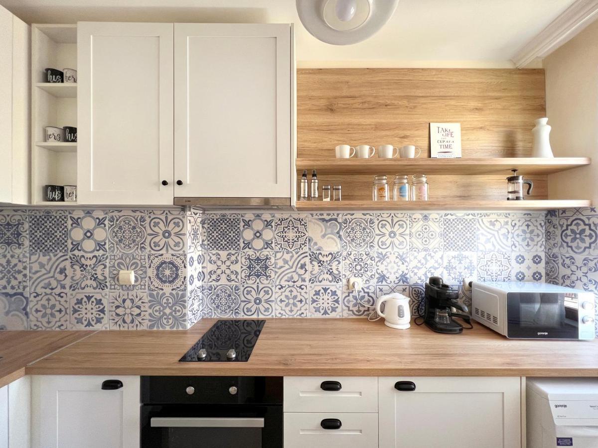Lovely Apartment With Balcony In Pomorie Old Town By Flat Mаnаger Екстериор снимка