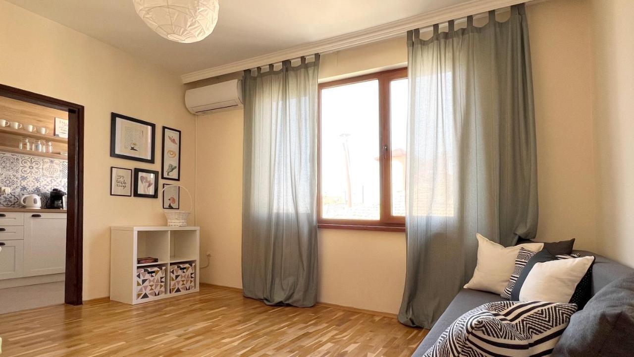 Lovely Apartment With Balcony In Pomorie Old Town By Flat Mаnаger Екстериор снимка
